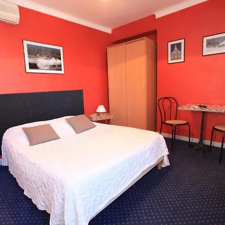 Le Saint Pierre Hotel 2*